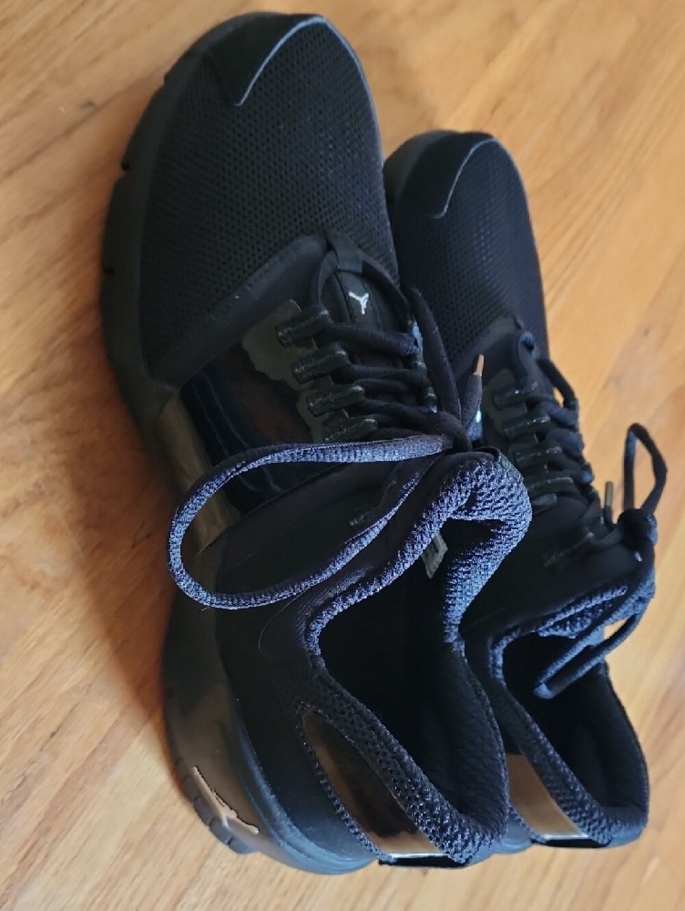 Jordan Black Low-Top Men's Sneakers - Picture 4 of 8